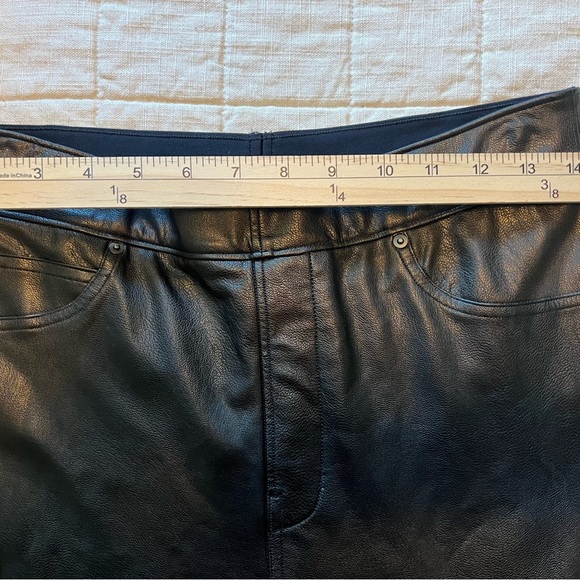 EUC Ladies Spanx Leather Like Skinny Pant Size Medium - Picture 6 of 7